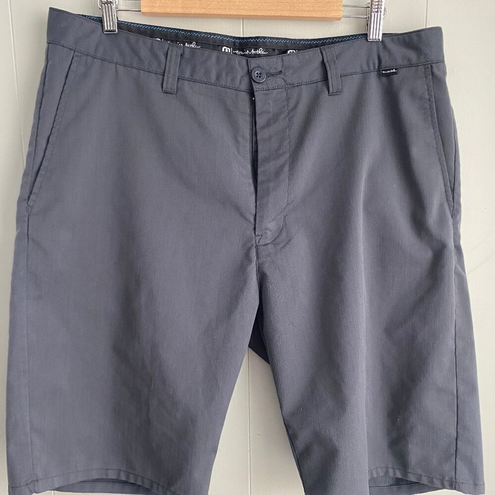 Travis Mathew Shorts Mens 38 Black Sorry For Being Awesome Golf Chino Preppy